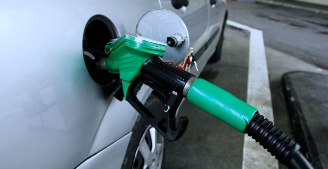 Nafta thyen rekord në Kosovë, çmimi arrin në 1.82 euro